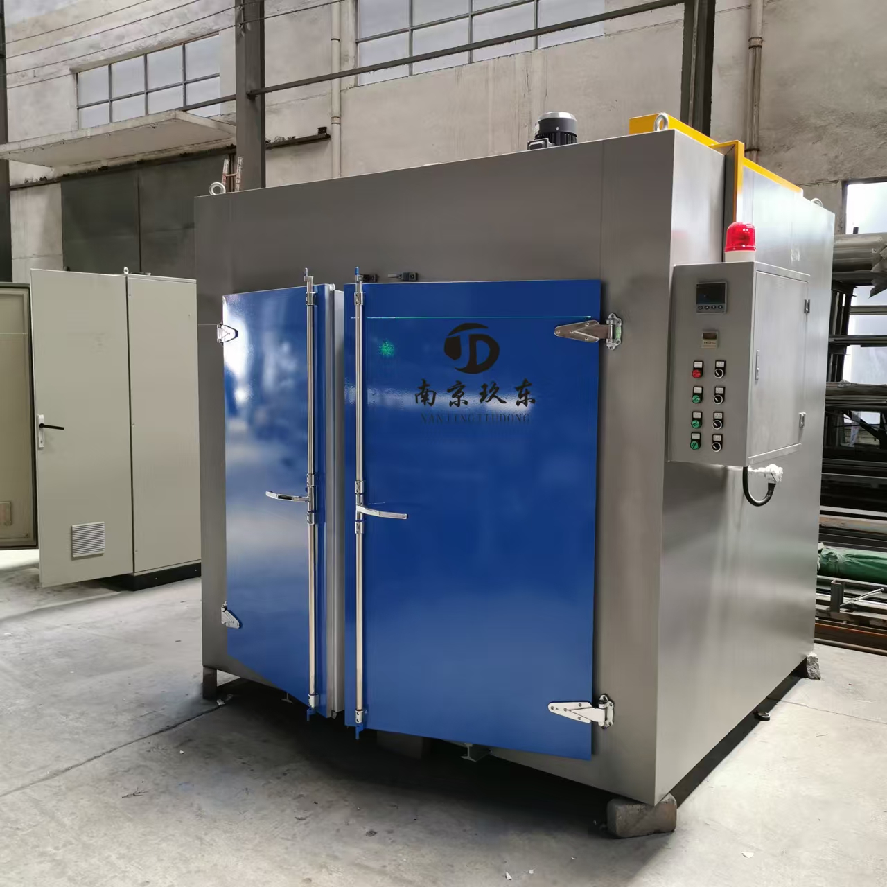 電熱鼓風(fēng)干燥箱